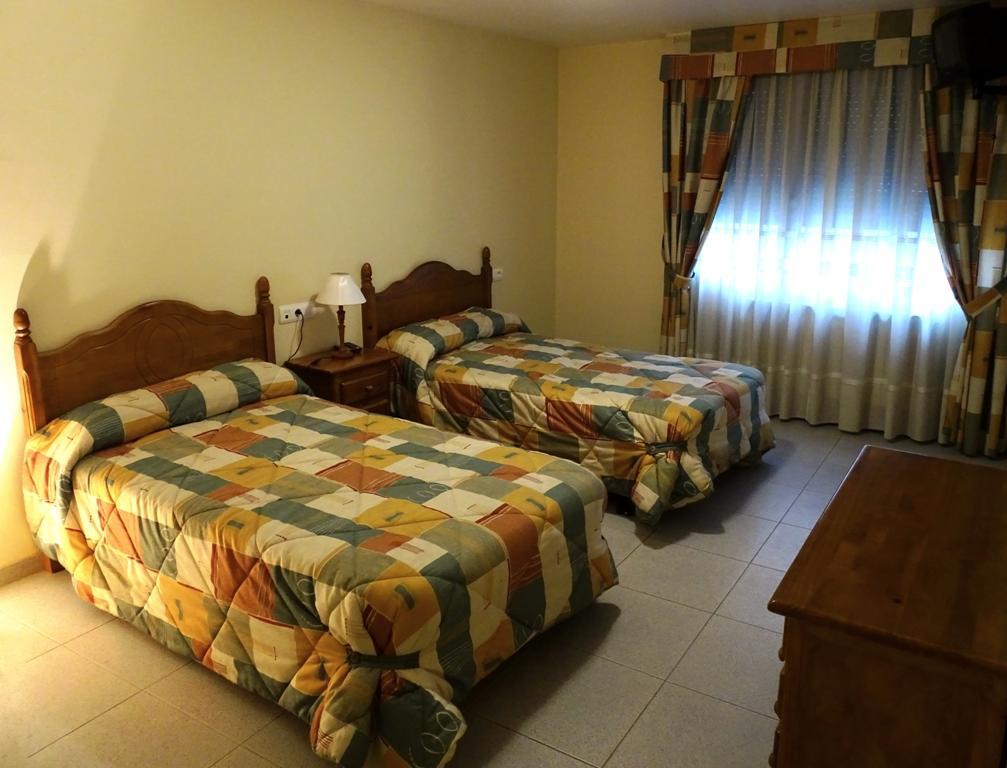 Hostal Carmen Hotel El Puente  Buitenkant foto
